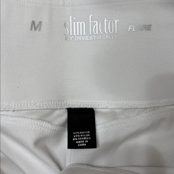 Slim Factor Ruffle Flared - Picture 3 of 4